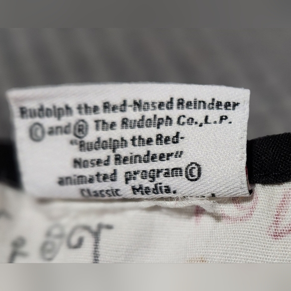 Women's Rudolph the Red Nose Reindeer Scrub Top Christmas Sz M  2 Pockets - Picture 5 of 11